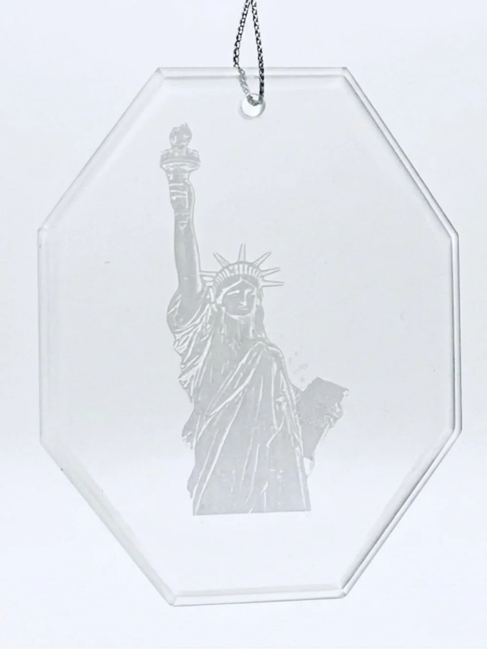 NIB Statue of Liberty Etched Glass Ornament